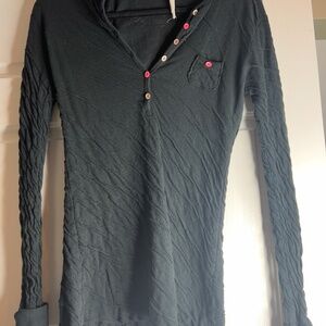 Ladies size med nick and mo henley